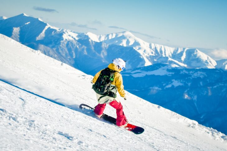 Von einem Nischenprodukt hat sich das Snowboard für Wintersportler heute zu einem Lifestyle entwickelt, der aus den Skigebieten der Welt nicht mehr wegzudenken ist.