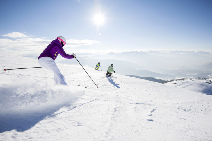 Im Skigebiet Gitschberg-Jochtal können Wintersportler auf dem Weg zur Piste jetzt einen neuen, schnellen Sessellift nutzen. 