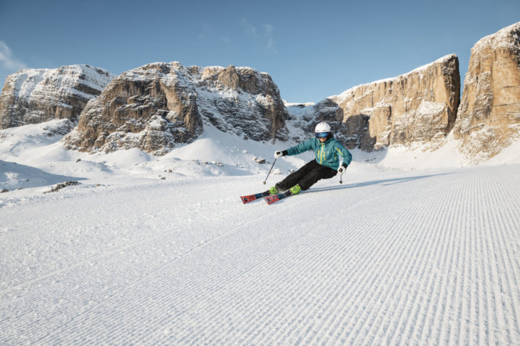 Vor der einzigartigen Bergkulisse Südtirols seine Spuren in den Schnee zu carven, ist der Traum vieler Skifahrer.