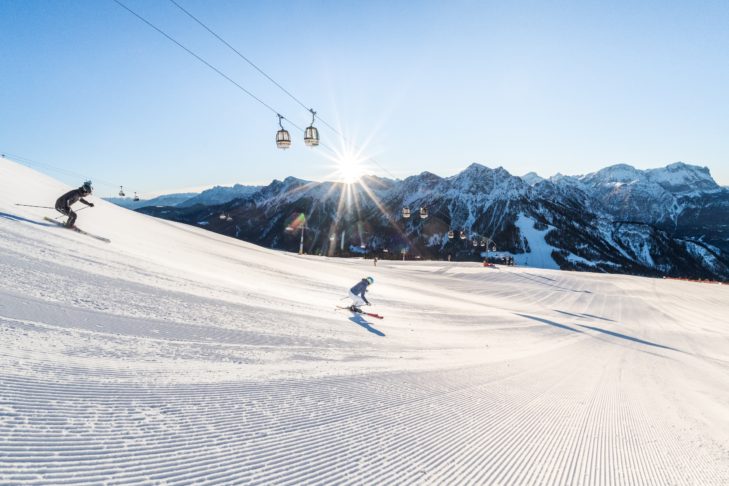 Sonne tanken im Winter. Auf den Pisten in den Skigebieten von Südtirol ist das gar kein Problem.