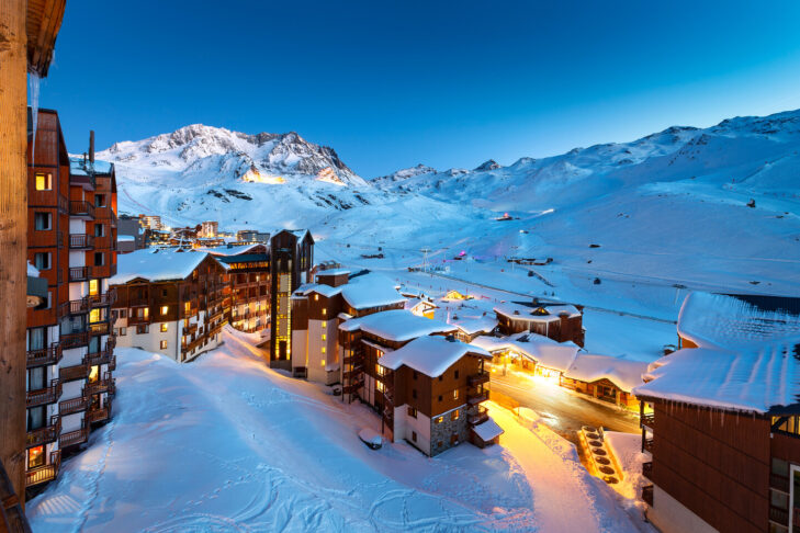 Val Thorens liegt traumhaft im Herzen der französischen Alpen auf 2.300 m Höhe und ist damit der am höchsten gelegene Wintersportort Europas.