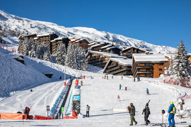 Ski-in/Ski-out oder morgens direkt vom Bett auf die Piste: Das geht in Les 3 Vallées in den Unterkünften, die wie in Méribel direkt im Skigebiet liegen.
