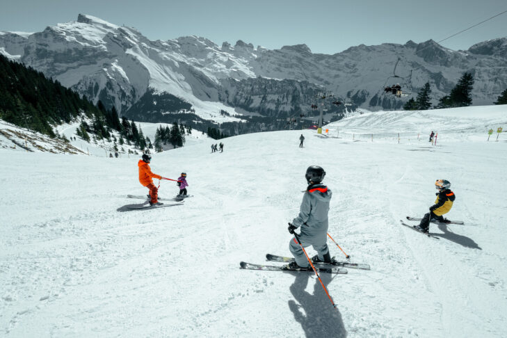 Zwischen Gletscher und Klosterdorf können Anfänger, Profis oder Familien in den Bergen über Engelberg vielfältige Abfahrten entdecken.