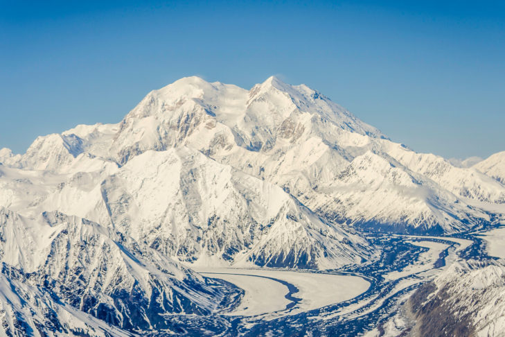 Fernab jeglicher Zivilisation, im Herzen Alaskas, liegt der Denali. Der ehemalige Mount McKinley ist mit 6.190 m der höchste Berg Nordamerikas.