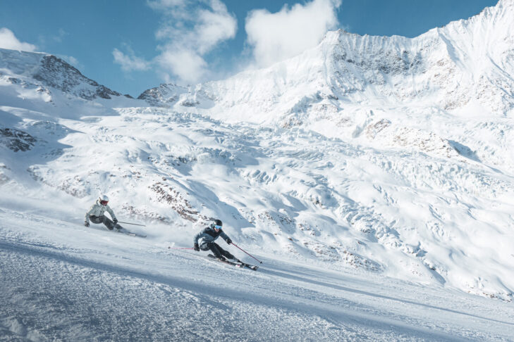 Die Pisten im Skigebiet Saas-Fee zählen zu den schönsten und längsten in der ganzen Schweiz und sind damit auch das ideale Terrain für das berühmte Allalin Rennen.