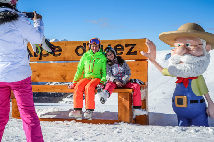 Das Skigebiet Alpe d'Huez ist mit dem nationalen französischen Gütesiegel "Famille Plus" ausgezeichnet und unterstreicht, wie viel es hier im Winter für Eltern und ihre Kinder zu erleben gibt.