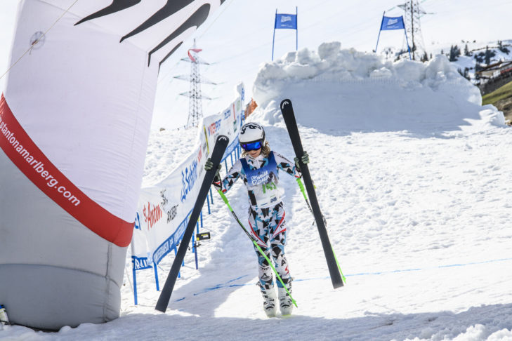 "White Rush" jest punktem kulminacyjnym na koniec sezonu w St. Anton, gdzie 555 entuzjastów sportów zimowych rywalizuje ze sobą w spektakularnym wyścigu narciarskim wokół Arlberg