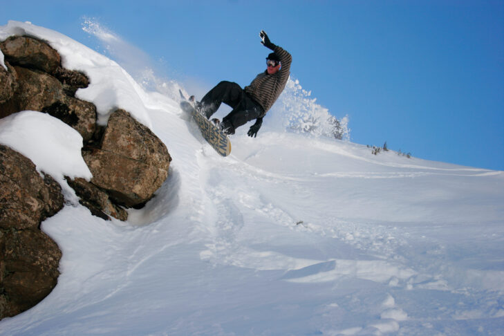 Na stokach pasma górskiego Maluti snowboardziści mogą wyszaleć się w głębokim śniegu.