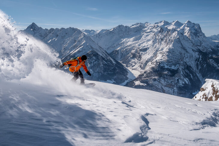 Zbocza regionu Jungfrau, takie jak te w Haslibergu, oferują mnóstwo możliwości uprawiania freeride'u.