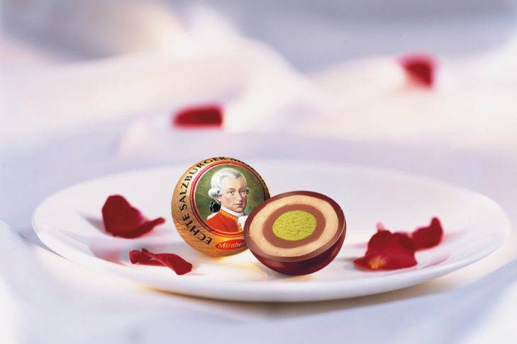 Okrągła klasyczna pamiątka: Mozart-Kugeln.