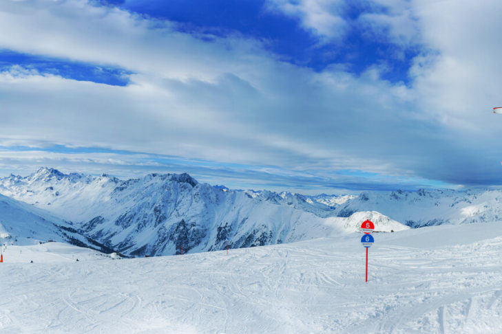 Avec une pente de près de 45 degrés, la piste Manni Pranger à Steinach am Brenner est un véritable défi, même pour les skieurs expérimentés