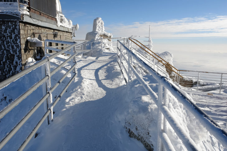 Le Lomnický štít, qui culmine à 2 634 m, est le troisième plus haut sommet des Hautes Tatras et de Slovaquie.