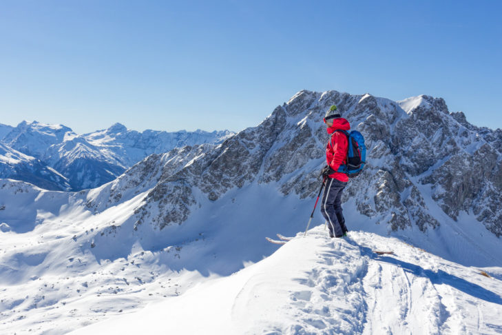 Dans les domaines skiables de l'Arlberg, les skieurs et snowboarders disposent de centaines de kilomètres de pistes jusqu'à la fin du printemps.