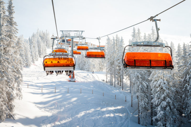 Les remontées mécaniques modernes sont aujourd'hui la norme dans la plupart des stations de ski