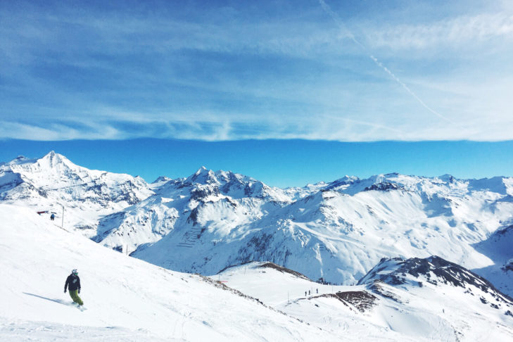 Tignes et ses pistes à perte de vue dans le domaine skiable de Paradiski sont littéralement un véritable paradis pour les skieurs et les snowboarders.