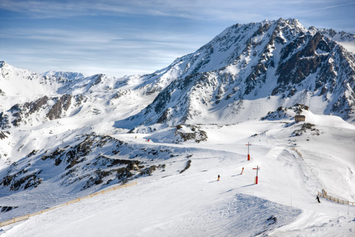 Vue sur les pistes de Val Thorens et les sommets des Alpes françaises.