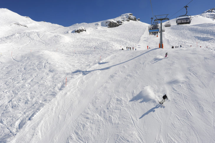 Pour que le ski puisse continuer encore longtemps sur les montagnes au-dessus d'Engelberg, la commune et les remontées mécaniques font beaucoup pour la protection du climat.