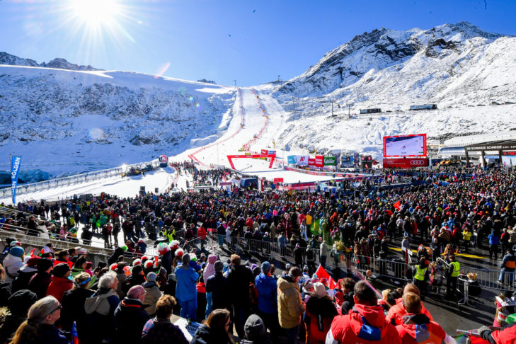 Depuis 2000, la Coupe du monde de ski commence toujours sur le glacier de Sölden, dans la vallée d'Ötz, et suscite l'enthousiasme du monde du ski.