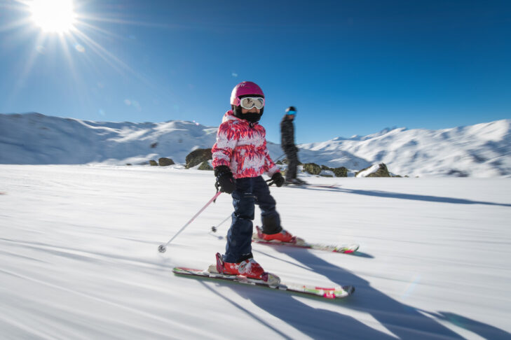Dans le domaine skiable du Galibier Thabor, les pistes de Valmeinier et de Valloire se rejoignent, offrant ainsi une expérience de ski de rêve, même pour les enfants.