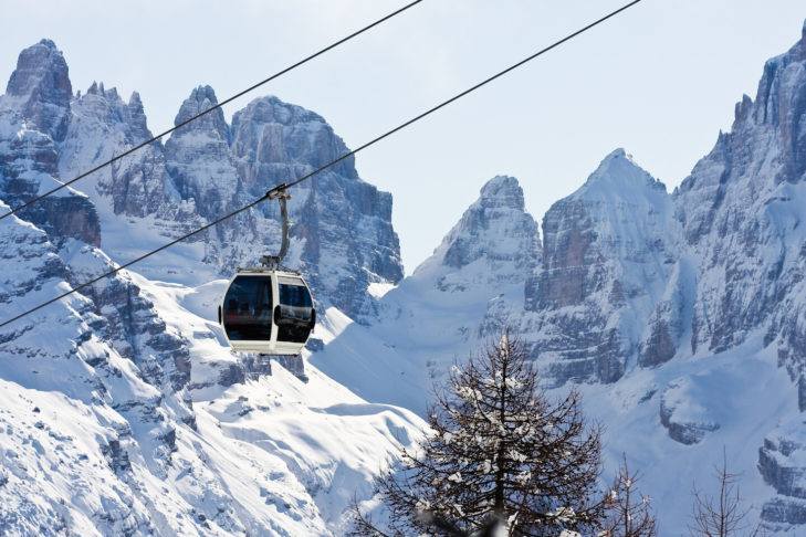 Il comprensorio sciistico di Borvets ha molto da offrire: 58 chilometri di piste, bellissimi punti panoramici e moderne strutture di cabinovia