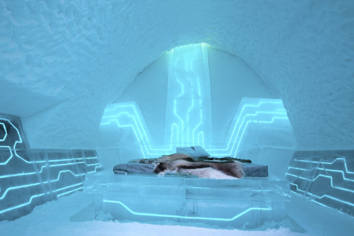 Una straordinaria suite artistica nell'Ice Hotel in Svezia