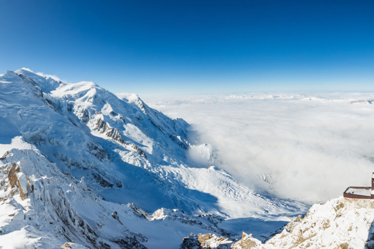 Chi ha il coraggio di entrare nella cabina di vetro della spettacolare piattaforma panoramica non deve avere paura delle altezze