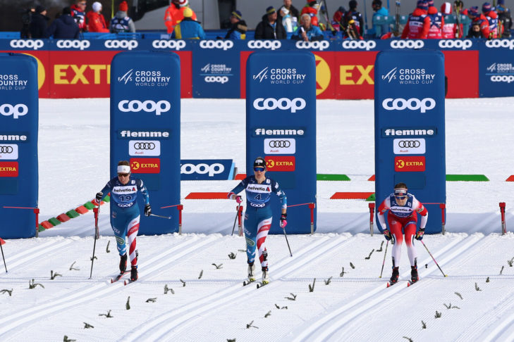 Na Tour de Ski závodníci soutěží téměř ve všech formátech individuálních závodů. Soutěží se jak v klasické technice, tak ve volném stylu