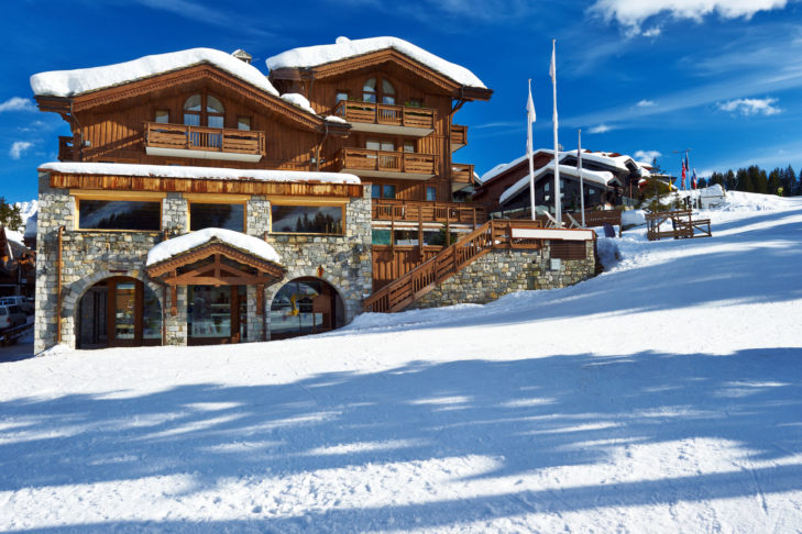 Fantastické chaty přímo na sjezdovce. I díky tomu je Courchevel v zimě tak atraktivní destinací pro celebrity