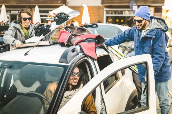 Pokud je materiál přepravován v automobilu, musí být důkladně zajištěn, aby v případě nehody chránil cestující