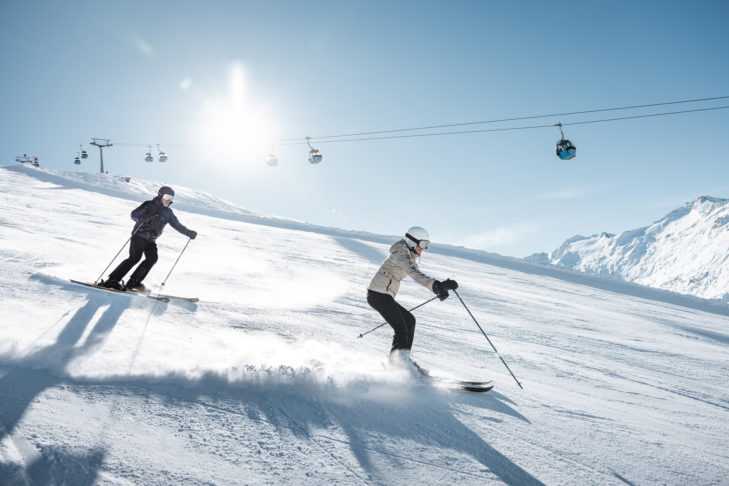 Lyžařská oblast Obergurgl/Hochgurgl je od Söldenu vzdálená pouhých 14 km a i na podzim nabízí nádherné sjezdovky