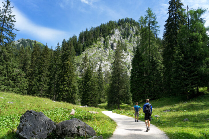 Wandern ist im Sommer im Berchtesgadener Land eine der beliebtesten Aktivitäten bei Urlaubern.