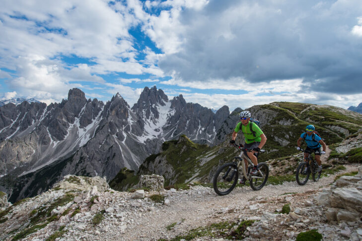 Mit dem Mountainbike über die Alpen! Das geht auf der Transalp, einer der längsten Radtouren in Europas größtem Hochgebirge.