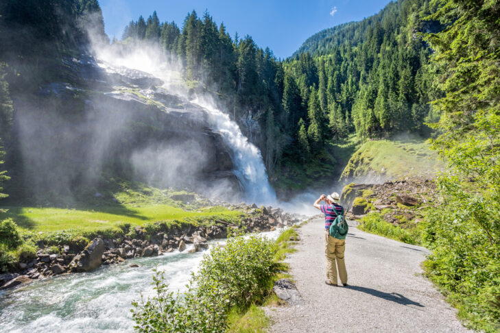 Die Krimmeler Wasserfälle sind mit ihrer Fallhöhe von 380 m die höchsten Wasserfälle Europas und ein echtes Naturschauspiel im Zillertal.