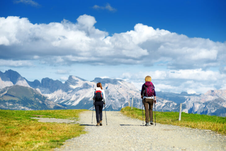 In Südtirol können Aktivurlauber Hunderte Kilometer wunderbarer Wanderwege in einer traumhaften Hochgebirgslandschaft der Dolomiten entdecken.