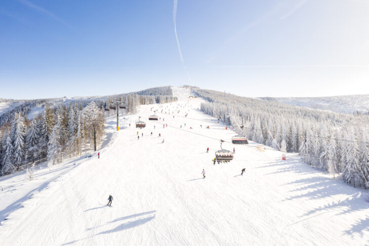 Med 36,6 kilometer pister i op til 1.257 meters højde er Szczyrk Mountain Resort det største skisportssted i Polen.